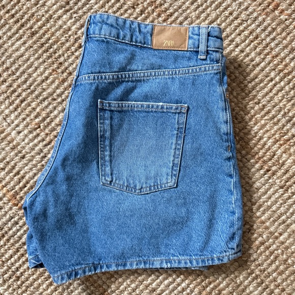 Zara Women's Blue Denim Shorts - Picture 6 of 7